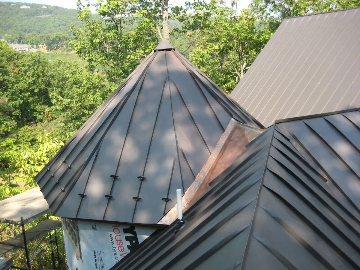 Professional Shingle Replacement & Repair by Craftsman Roofing in College
